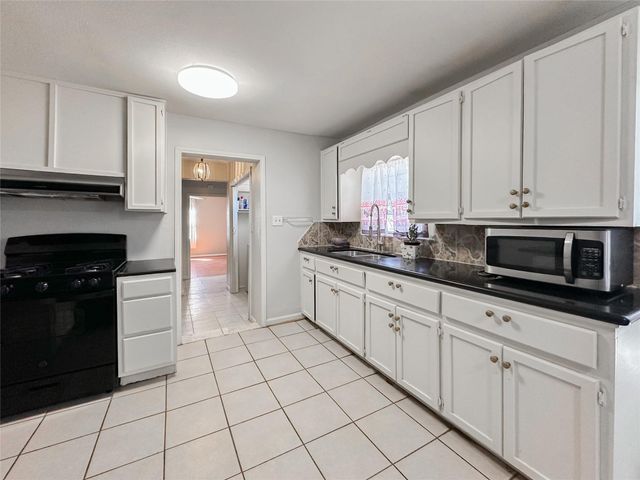 132 Grothe Lane, Houston, TX 77022