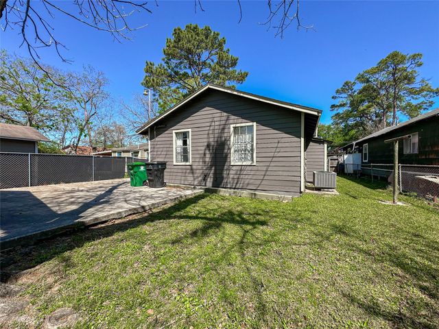 132 Grothe Lane, Houston, TX 77022