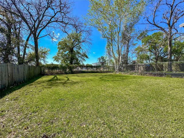 132 Grothe Lane, Houston, TX 77022