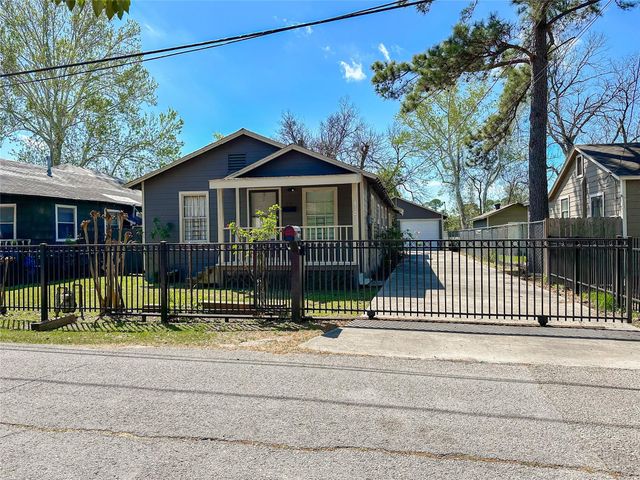 132 Grothe Lane, Houston, TX 77022