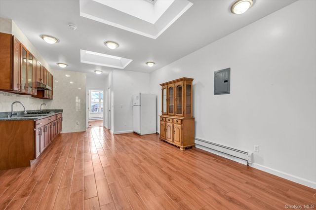 8421 7th Avenue, Brooklyn, NY 11228