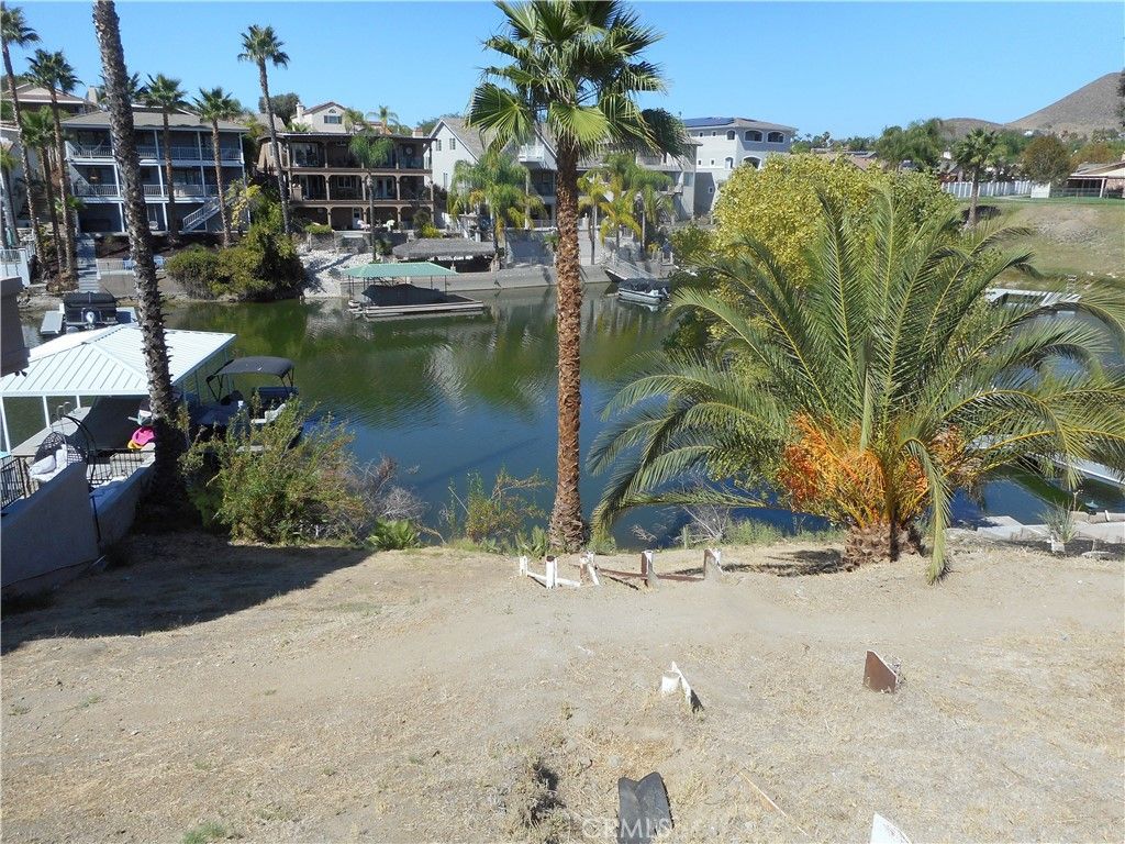 7 SWAN POINT, Canyon Lake, CA 92587 — photo 2