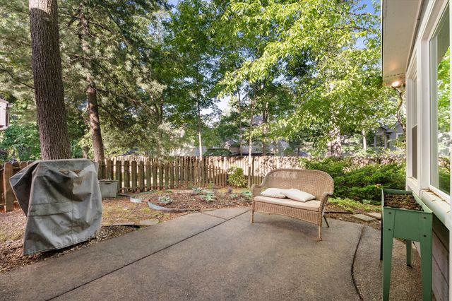 620 Harpeth Trace Dr, Nashville, TN 37221