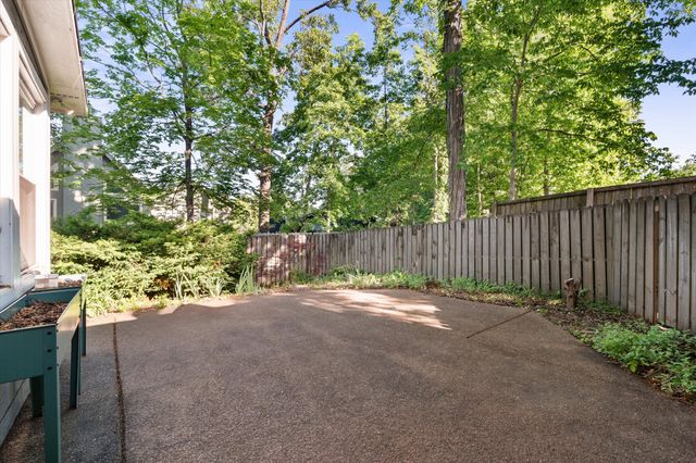 620 Harpeth Trace Dr, Nashville, TN 37221
