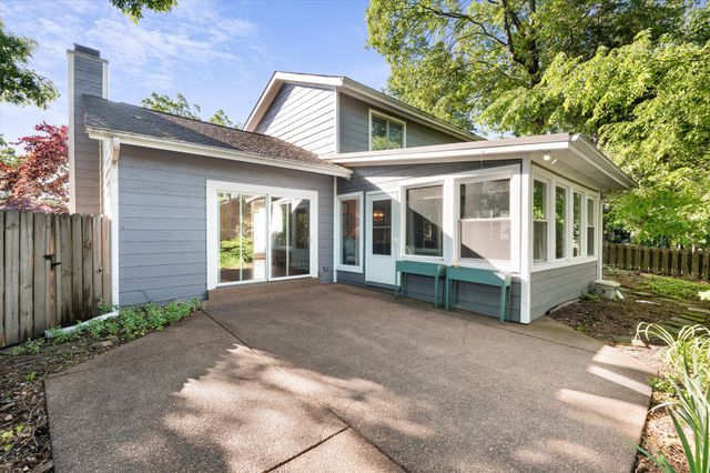 620 Harpeth Trace Dr, Nashville, TN 37221