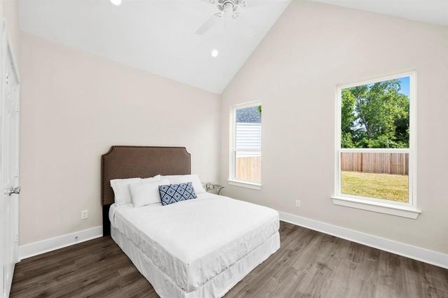 6832 Morrow Street B, Houston, TX 77091