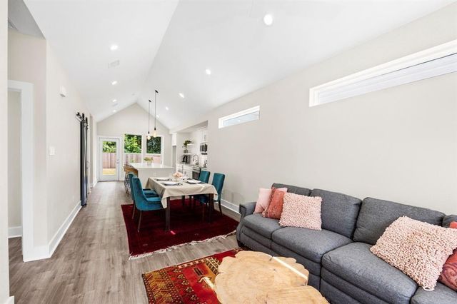 6832 Morrow Street B, Houston, TX 77091