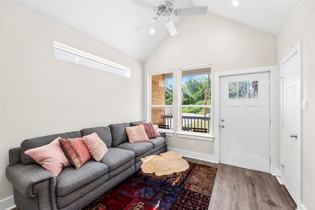 6832 Morrow Street B, Houston, TX 77091