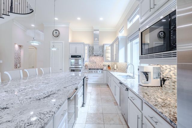 299 Sonoma Court, Conroe, TX 77384