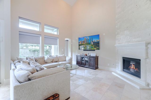 299 Sonoma Court, Conroe, TX 77384