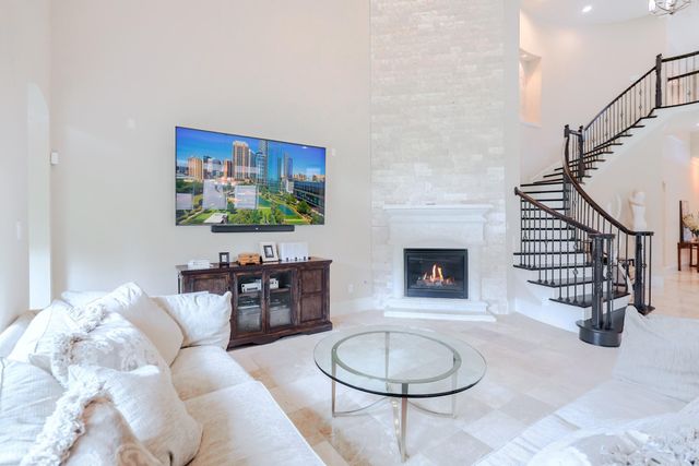 299 Sonoma Court, Conroe, TX 77384