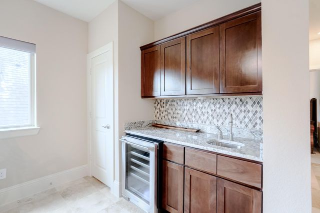 299 Sonoma Court, Conroe, TX 77384