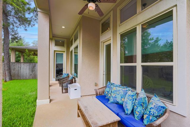 299 Sonoma Court, Conroe, TX 77384