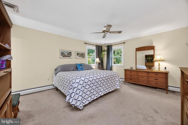 4 FAR VIEW RD, Chalfont, PA 18914