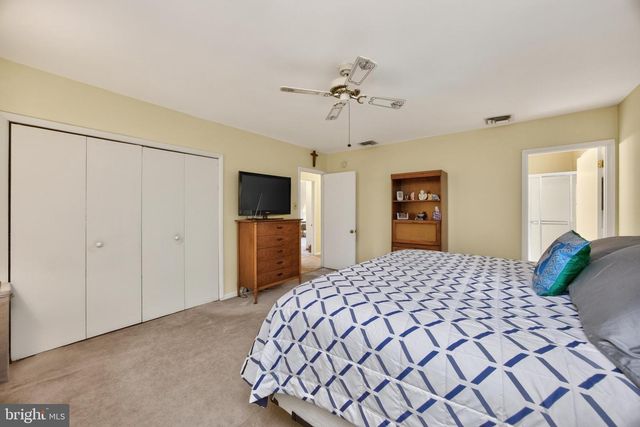 4 FAR VIEW RD, Chalfont, PA 18914