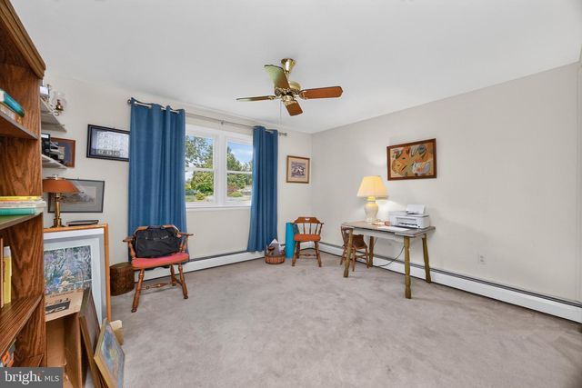 4 FAR VIEW RD, Chalfont, PA 18914