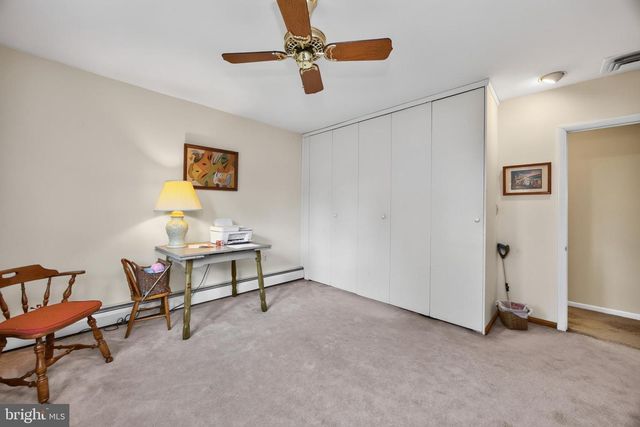 4 FAR VIEW RD, Chalfont, PA 18914