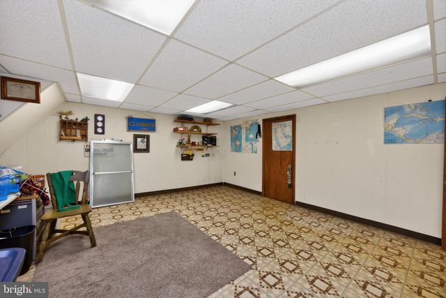 4 FAR VIEW RD, Chalfont, PA 18914