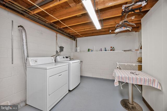 4 FAR VIEW RD, Chalfont, PA 18914