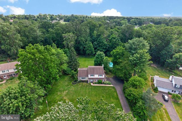 4 FAR VIEW RD, Chalfont, PA 18914