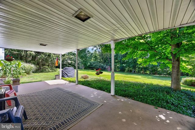 4 FAR VIEW RD, Chalfont, PA 18914