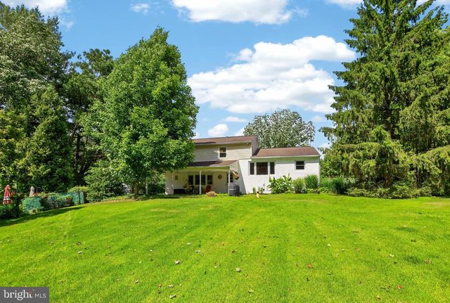 4 FAR VIEW RD, Chalfont, PA 18914