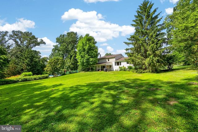 4 FAR VIEW RD, Chalfont, PA 18914