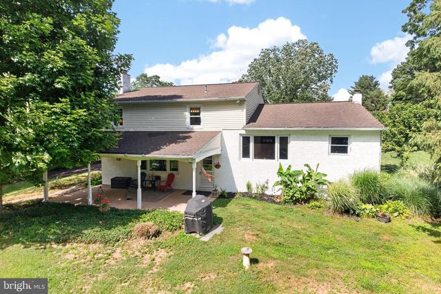 4 FAR VIEW RD, Chalfont, PA 18914