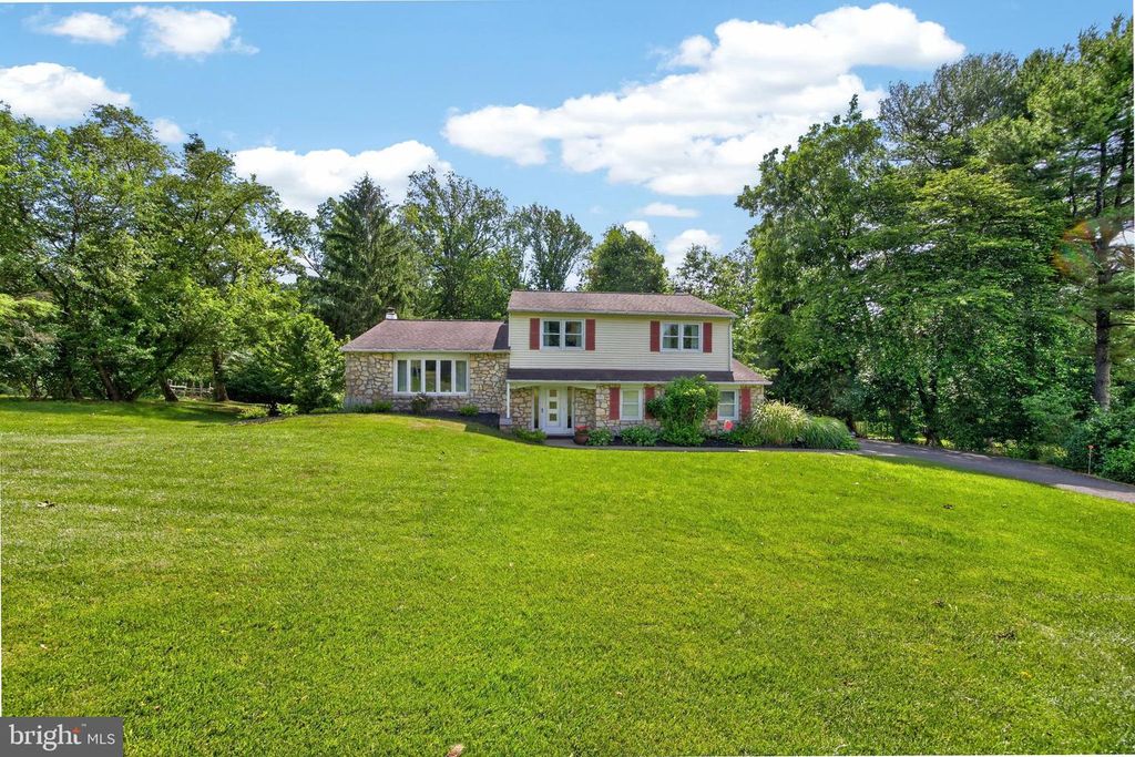 4 FAR VIEW RD, Chalfont, PA 18914