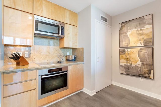 50 S Pointe Dr 609, Miami Beach, FL 33139