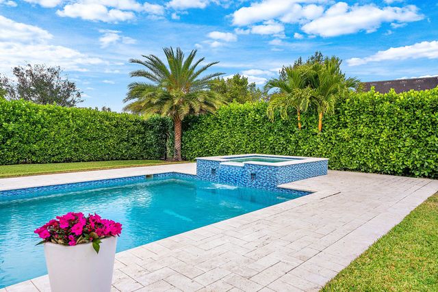 1080 Wandering Willow Way, Loxahatchee, FL 33470