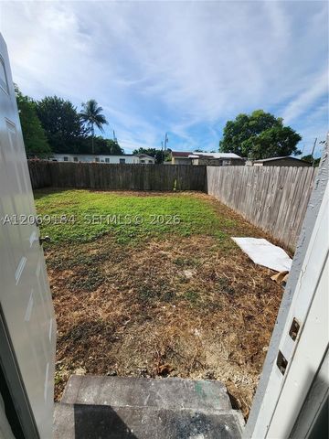 12040 SW 214th Ter 2, Miami, FL 33177