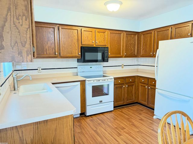 20344 Majestic Boulevard, Clinton Township, MI 48036