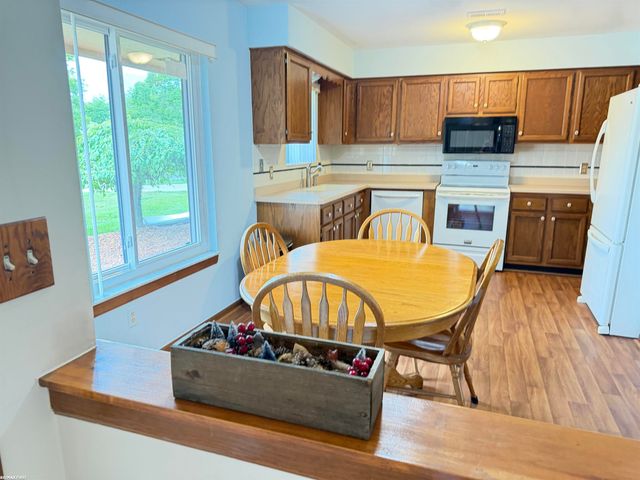 20344 Majestic Boulevard, Clinton Township, MI 48036