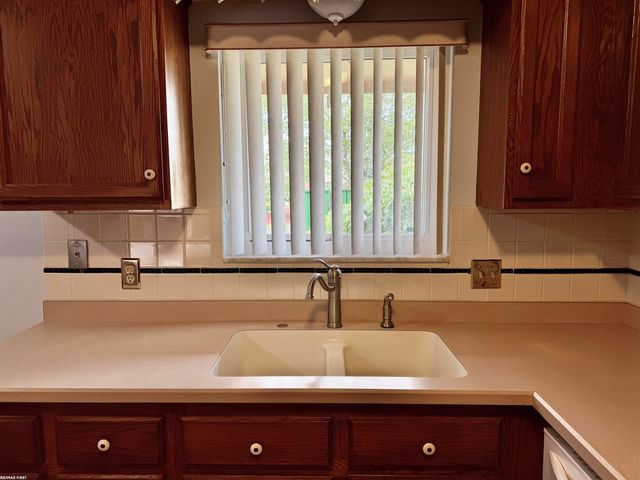 20344 Majestic Boulevard, Clinton Township, MI 48036