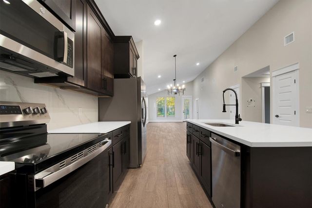 336 Nene LN, Bastrop, TX 78602