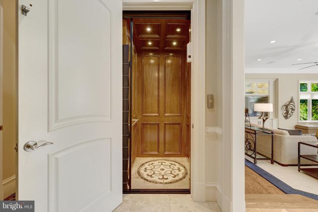 1239 DALEVIEW DR, Mclean, VA 22102