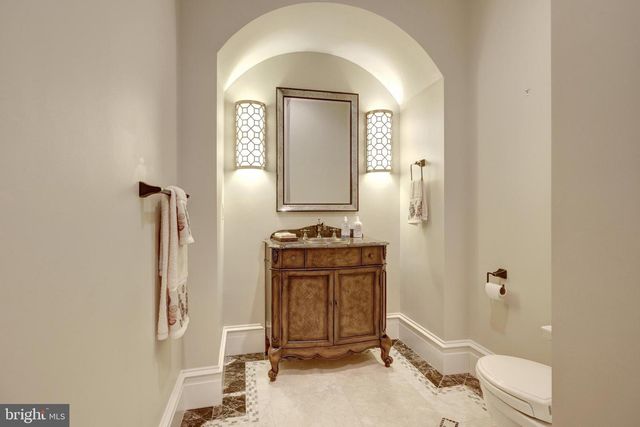 1239 DALEVIEW DR, Mclean, VA 22102