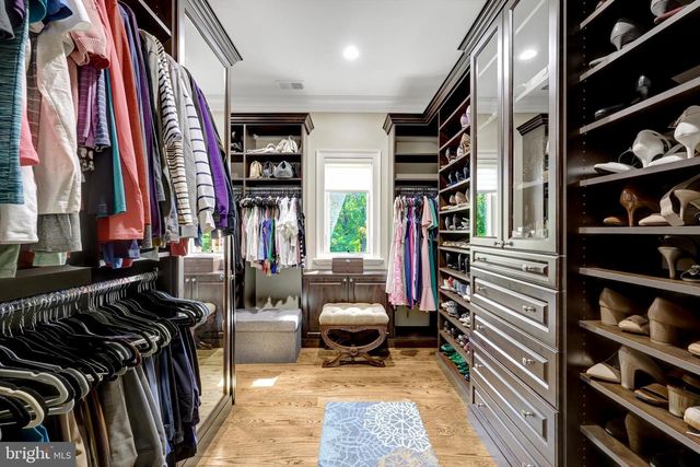 1239 DALEVIEW DR, Mclean, VA 22102