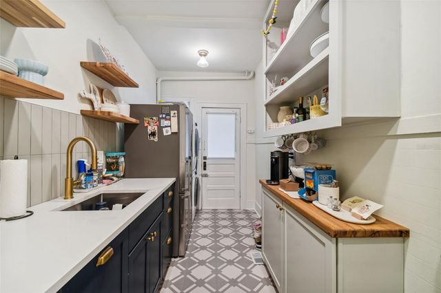 2111 W SOUTHVIEW AVENUE D, Tampa, FL 33606