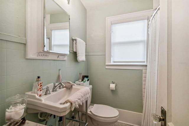 2111 W SOUTHVIEW AVENUE D, Tampa, FL 33606