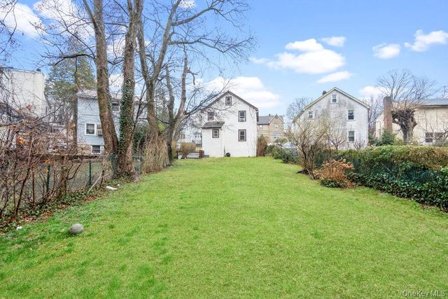 43 Van Nostrand Avenue, Great Neck, NY 11024