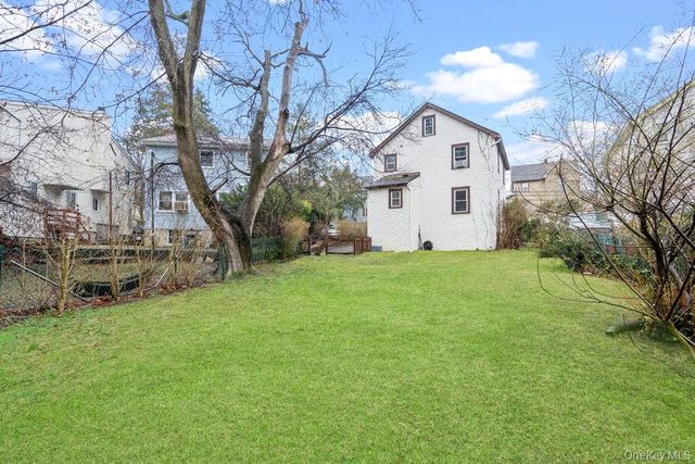 43 Van Nostrand Avenue, Great Neck, NY 11024