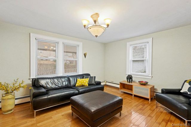 43 Van Nostrand Avenue, Great Neck, NY 11024