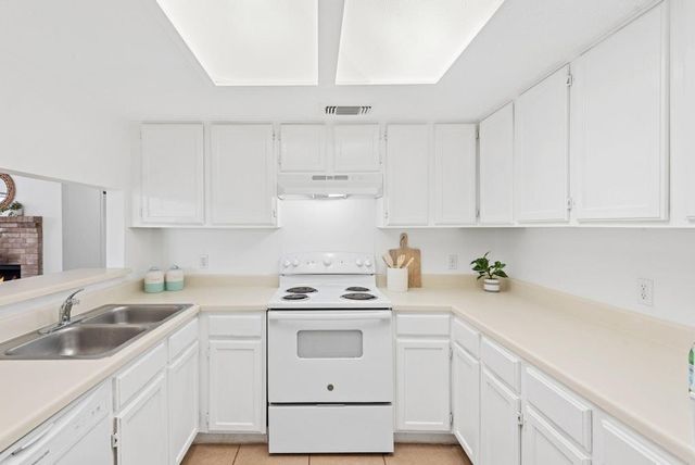 2637 Alcott LN, Austin, TX 78748