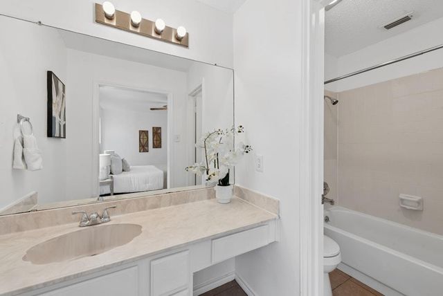 2637 Alcott LN, Austin, TX 78748