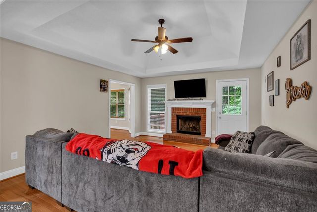 185 White Oak Court, Carrollton, GA 30116