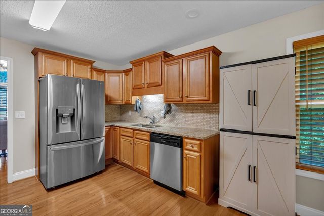 185 White Oak Court, Carrollton, GA 30116