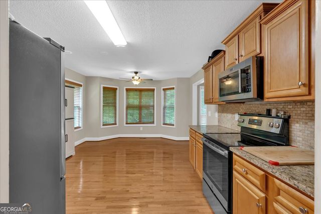 185 White Oak Court, Carrollton, GA 30116