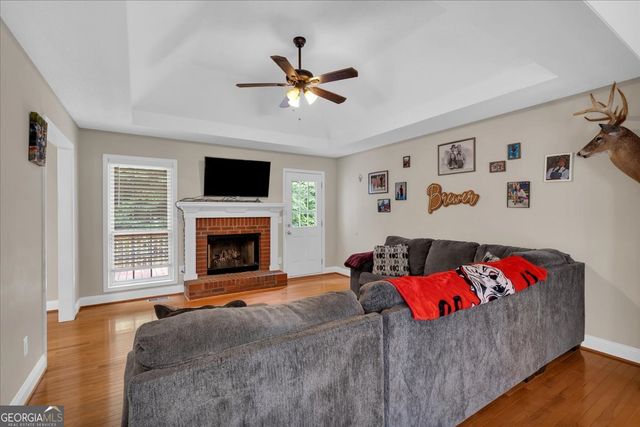 185 White Oak Court, Carrollton, GA 30116